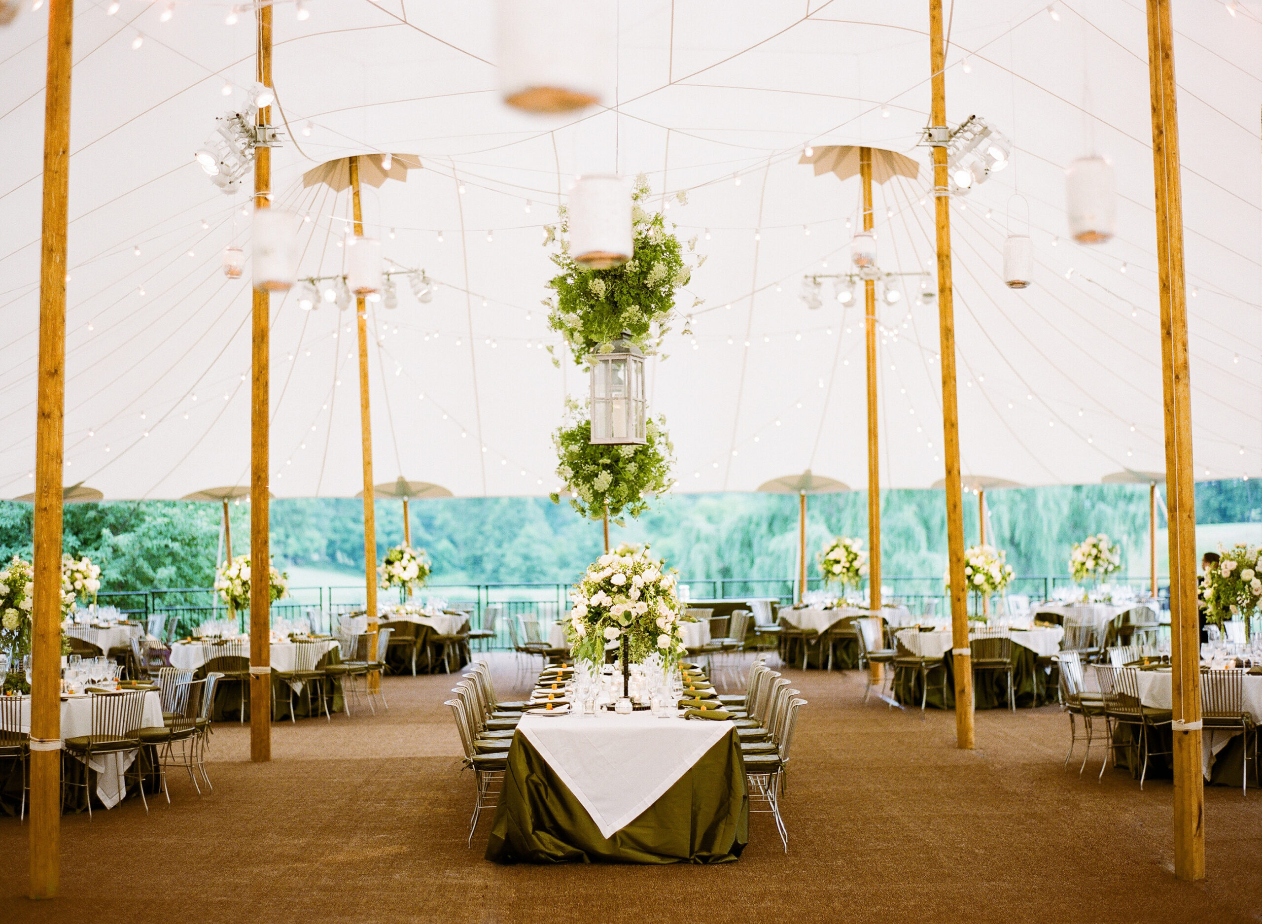 A free wedding tent 101 guide, including how to select the right tent for your wedding